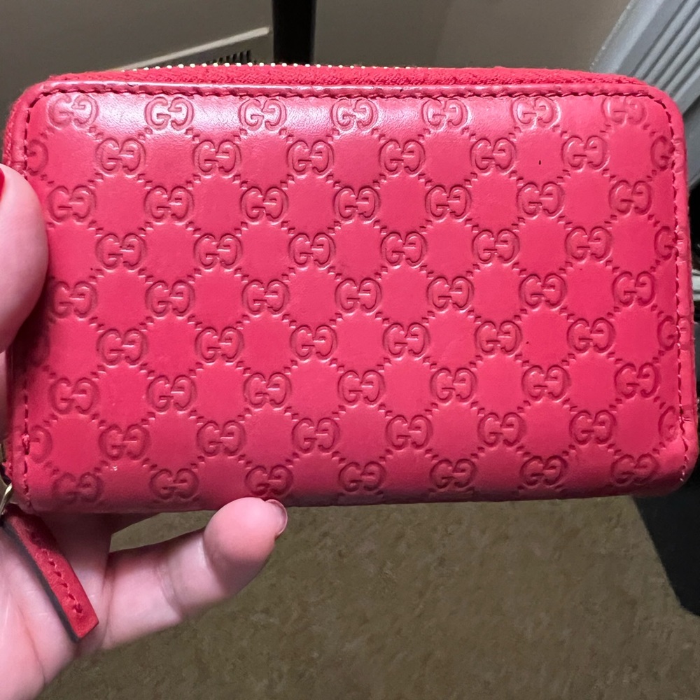 Gucci zippy wallet